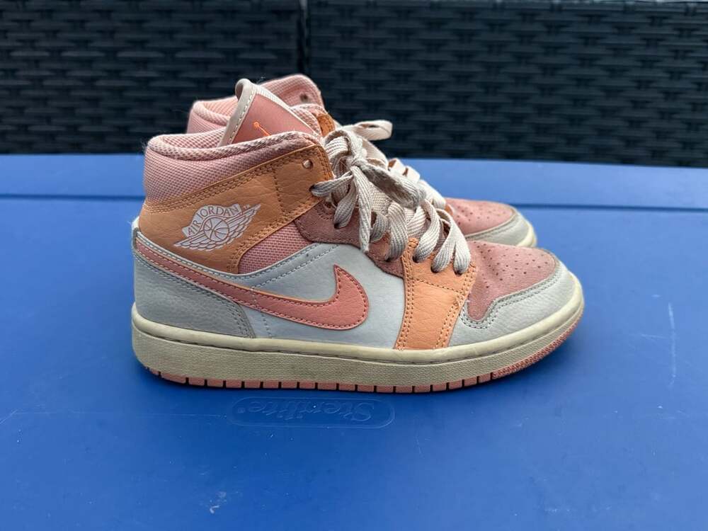 Jordan Air Jordan 1 Mid SE Size 5.5 Apricot Orange DH4270-800